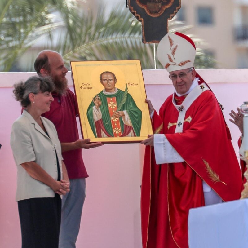 L'icona del beato Pino Puglisi donata a Papa Francesco durante la messa a Palermo, 15 settembre 2018. ANSA / IGOR PETYX