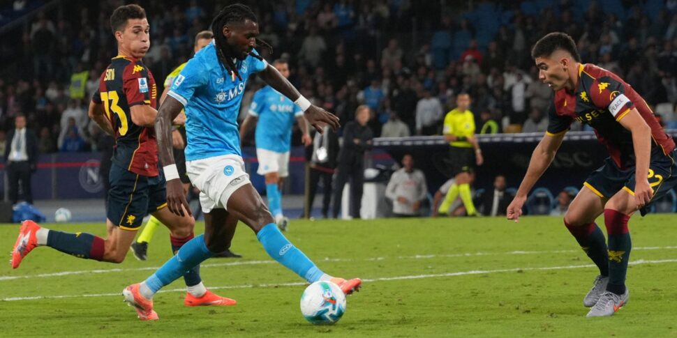 Hojlund's Late Strike Lifts Napoli Over Genoa, Reclaims Serie A Summit