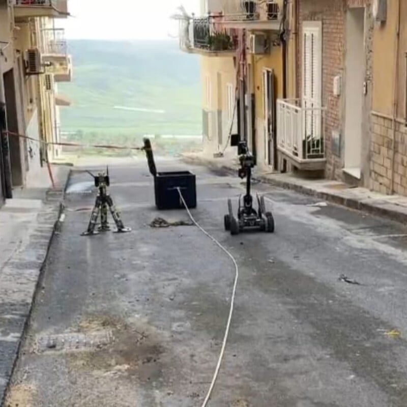 Il video del recupero dei beni dei vigili del fuoco a Niscemi con i robot